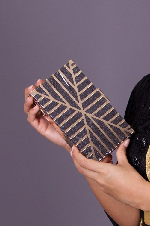 MINAUDIÈRE SALOMÉ NOIR ET OR